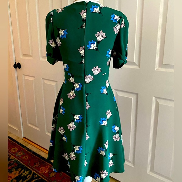 Ms.Selfridge Classic Green Floral Tea Dress with Open Puff Sleeve, Size 4 (US) - Picture 15 of 16